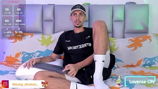 Snapshot of Sam_culhane chatting on 12-19-25, 07:54 Sam culhane online show from 12-19-25, 07:54