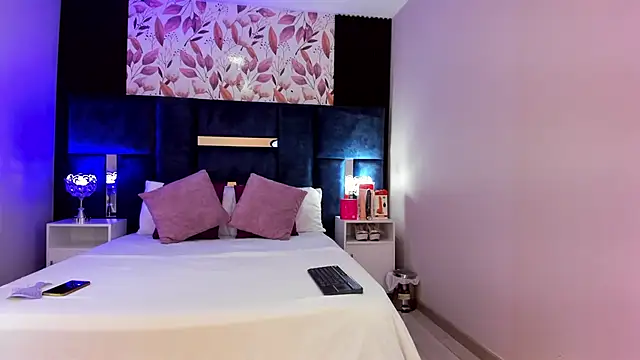 CandyLuxury   online show from 05-05-26, 11:51