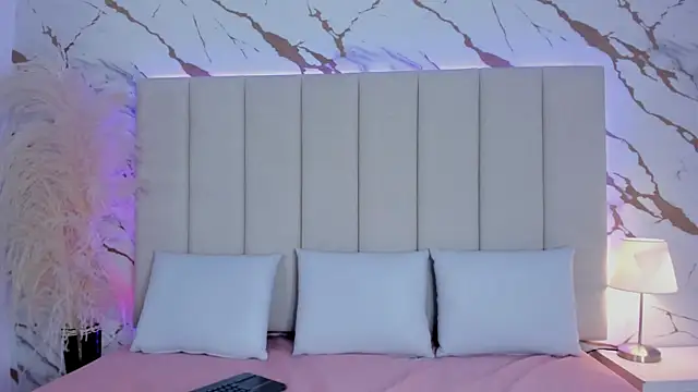 Mia greco  online show from 11-01-25, 08:33