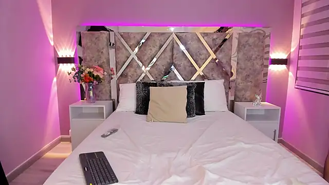 Snapshot of AliDiaz_ chatting on 02-08-25, 01:54 AliDiaz online show from 02-08-25, 01:54