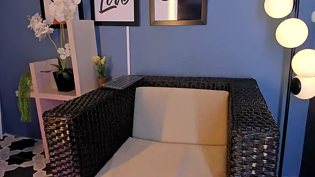 Snapshot of AliDiaz_ chatting on 02-21-25, 01:55 AliDiaz online show from 02-21-25, 01:55