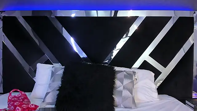 Snapshot of AliDiaz_ chatting on 09-09-25, 11:32 AliDiaz online show from 09-09-25, 11:32