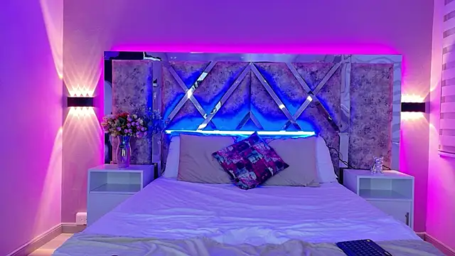 Snapshot of AliDiaz_ chatting on 09-11-25, 11:43 AliDiaz online show from 09-11-25, 11:43