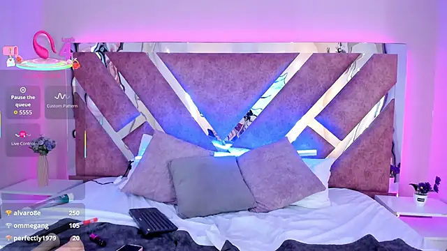 Snapshot of AliDiaz_ chatting on 10-18-25, 07:42 AliDiaz online show from 10-18-25, 07:42