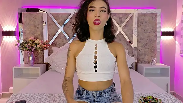 Snapshot of AliDiaz_ chatting on 11-23-25, 07:13 AliDiaz online show from 11-23-25, 07:13