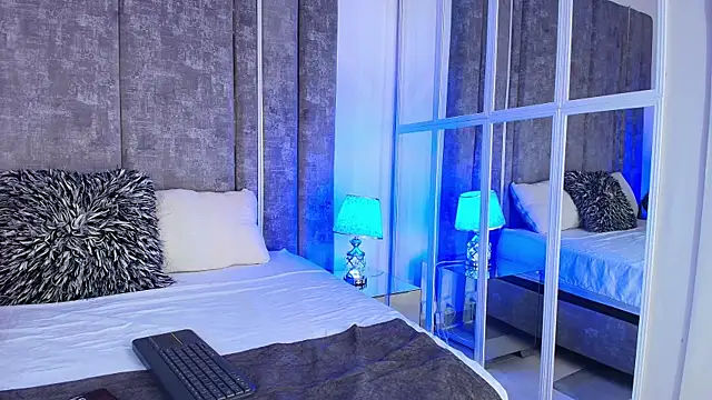 Snapshot of AliDiaz_ chatting on 01-17-26, 07:06 AliDiaz online show from 01-17-26, 07:06