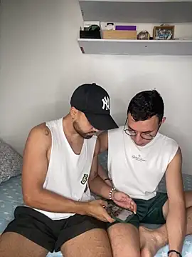 Snapshot of hornytwins15 chatting on 02-15-25, 08:22 hornytwins15 online show from 02-15-25, 08:22