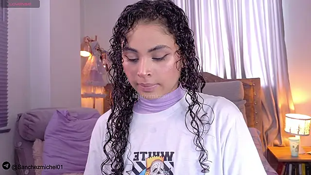 Snapshot of Marivimichel1 chatting on 10-27-25, 07:07 Marivimichel1 online show from 10-27-25, 07:07