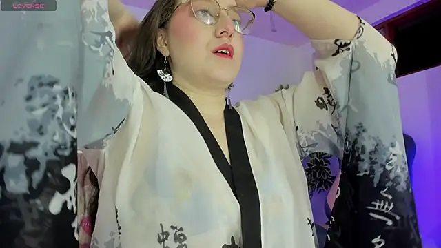 julietha bianco  online show from 10-08-25, 01:53