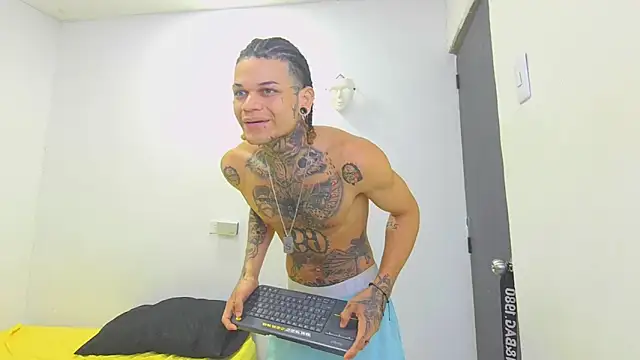 hot man05 online show from 03-13-26, 01:01