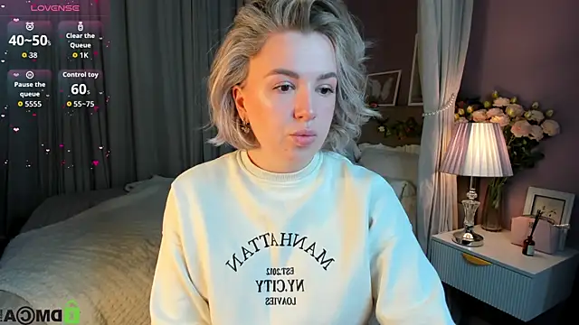 Snapshot of Nikki_Kai chatting on 10-09-25, 01:03 Nikki Kai online show from 10-09-25, 01:03