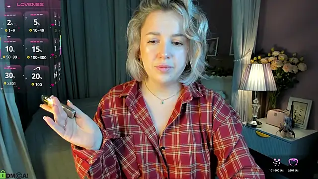 Snapshot of Nikki_Kai chatting on 10-30-25, 01:07 Nikki Kai online show from 10-30-25, 01:07