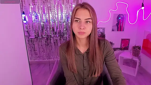 CharmBianca online show from 02-12-25, 05:26