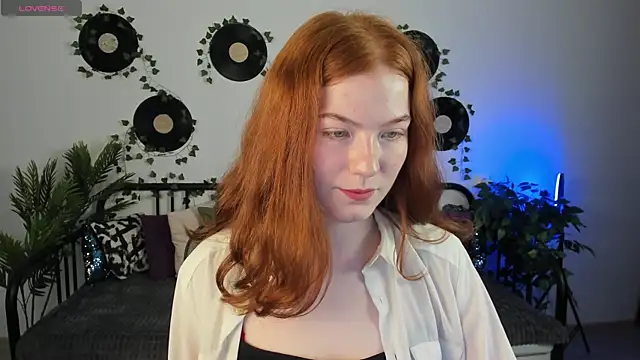 Snapshot of SophieOuld chatting on 03-01-25, 10:24 SophieOuld online show from 03-01-25, 10:24