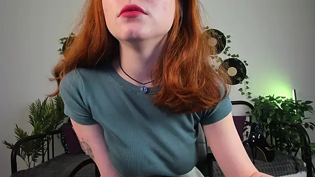 Snapshot of SophieOuld chatting on 03-04-25, 06:26 SophieOuld online show from 03-04-25, 06:26