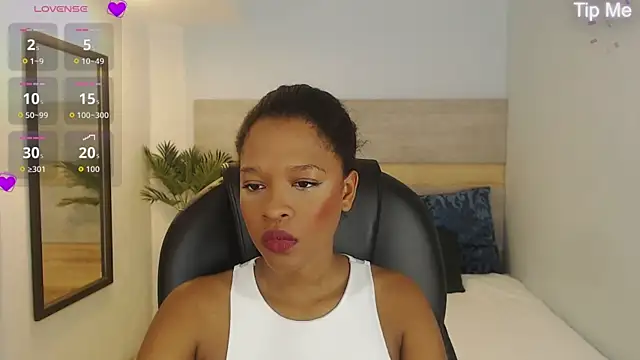 Snapshot of brendathompson_ chatting on 09-25-25, 02:48 brendathompson online show from 09-25-25, 02:48