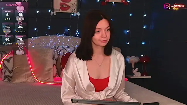 Snapshot of Eseensia chatting on 01-16-26, 02:59 Eseensia online show from 01-16-26, 02:59