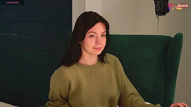 Snapshot of Eseensia chatting on 01-17-26, 02:38 Eseensia online show from 01-17-26, 02:38