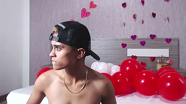 Liiamthompson online show from 02-14-25, 05:57