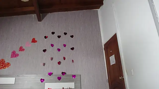 Liiamthompson online show from 02-17-25, 06:09