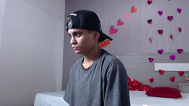 Liiamthompson online show from 02-17-25, 05:10