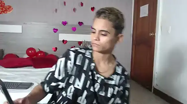 Liiamthompson online show from 02-19-25, 09:17