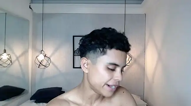 Liiamthompson online show from 03-12-25, 05:17