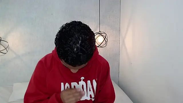 Liiamthompson online show from 03-19-25, 11:17