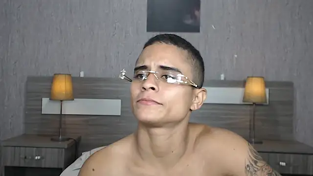 Liiamthompson online show from 09-22-25, 09:22