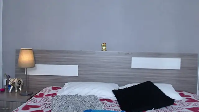 Liiamthompson online show from 10-19-25, 11:00