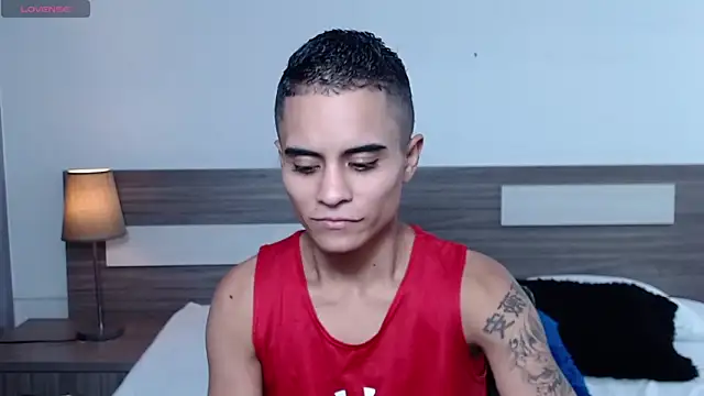 Liiamthompson online show from 11-13-25, 07:02