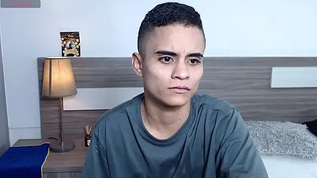 Liiamthompson online show from 11-28-25, 09:39