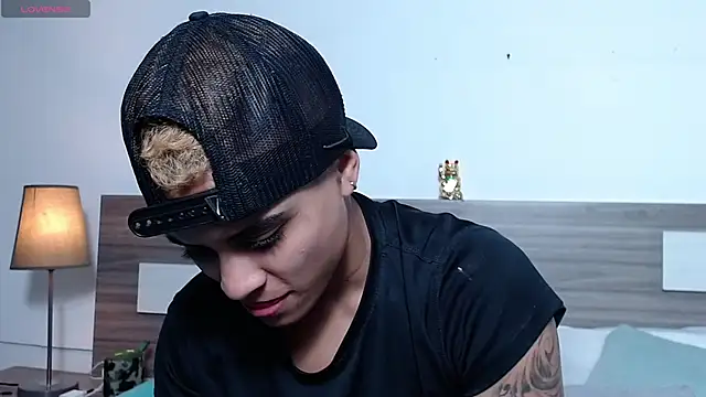 Liiamthompson online show from 02-05-26, 09:36