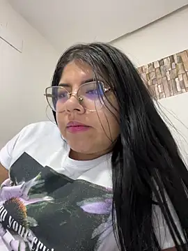 Snapshot of viccky_vick chatting on 02-06-25, 01:21 viccky vick online show from 02-06-25, 01:21