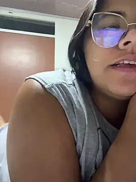 Snapshot of viccky_vick chatting on 02-12-25, 01:19 viccky vick online show from 02-12-25, 01:19