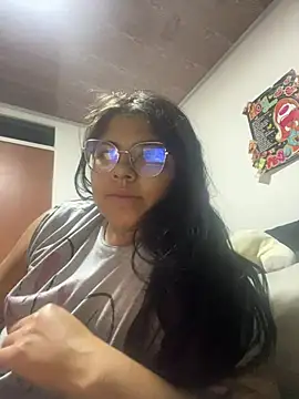 Snapshot of viccky_vick chatting on 03-07-25, 03:29 viccky vick online show from 03-07-25, 03:29