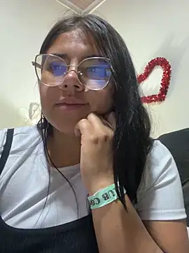 Snapshot of viccky_vick chatting on 03-10-25, 01:01 viccky vick online show from 03-10-25, 01:01