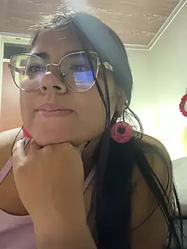 Snapshot of viccky_vick chatting on 03-12-25, 02:09 viccky vick online show from 03-12-25, 02:09