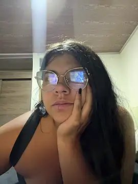 Snapshot of viccky_vick chatting on 03-16-25, 03:58 viccky vick online show from 03-16-25, 03:58