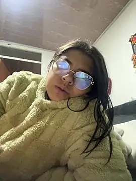 Snapshot of viccky_vick chatting on 03-19-25, 11:25 viccky vick online show from 03-19-25, 11:25