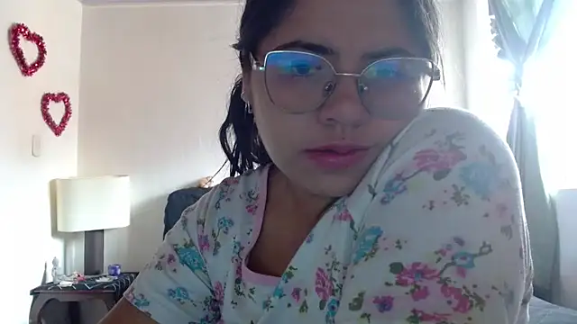 Snapshot of viccky_vick chatting on 09-14-25, 05:01 viccky vick online show from 09-14-25, 05:01