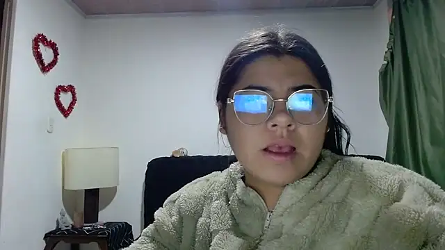 Snapshot of viccky_vick chatting on 09-18-25, 01:18 viccky vick online show from 09-18-25, 01:18