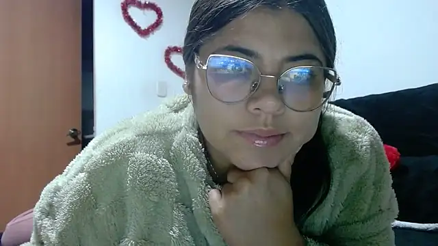 Snapshot of viccky_vick chatting on 09-19-25, 02:57 viccky vick online show from 09-19-25, 02:57