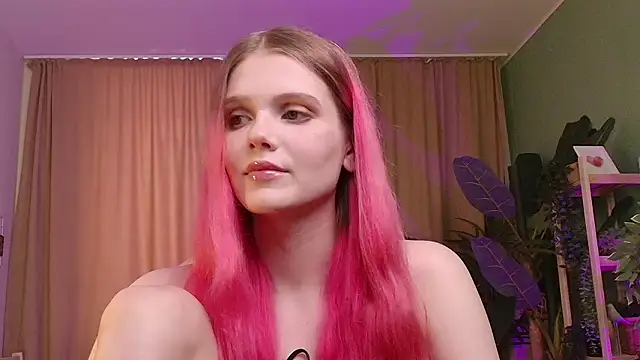 Gretchen Mol online show from 02-06-26, 07:34