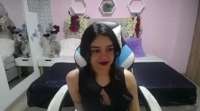 Lucy Harris online show from 01-29-25, 07:32