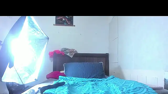 Snapshot of brigitho5 chatting on 10-21-25, 02:12 brigitho5 online show from 10-21-25, 02:12