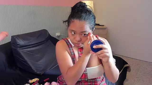 yeikafoxy online show from 12-22-25, 11:29