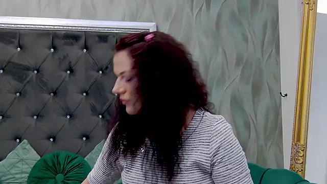 LissaAnn online show from 02-14-25, 06:08