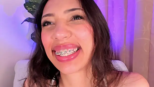 Miss veronicaa2 online show from 04-29-26, 06:03