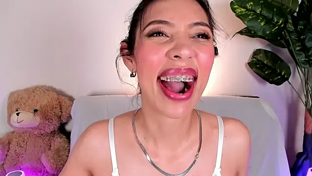 Miss veronicaa2 online show from 05-08-26, 01:27